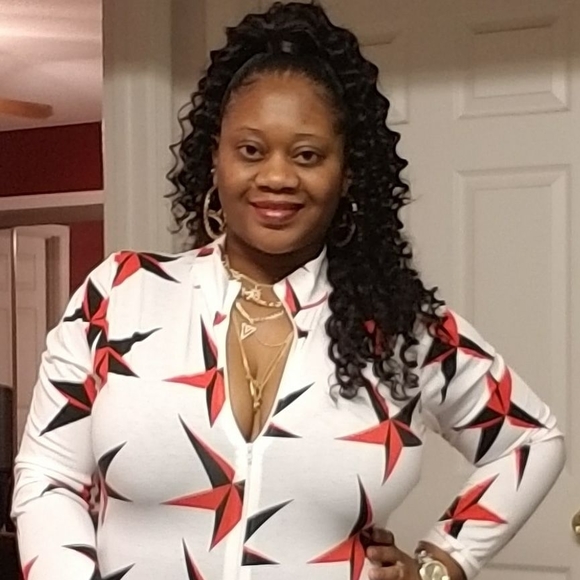 Meet your Posher, Dimitra - Picture 1 of 1